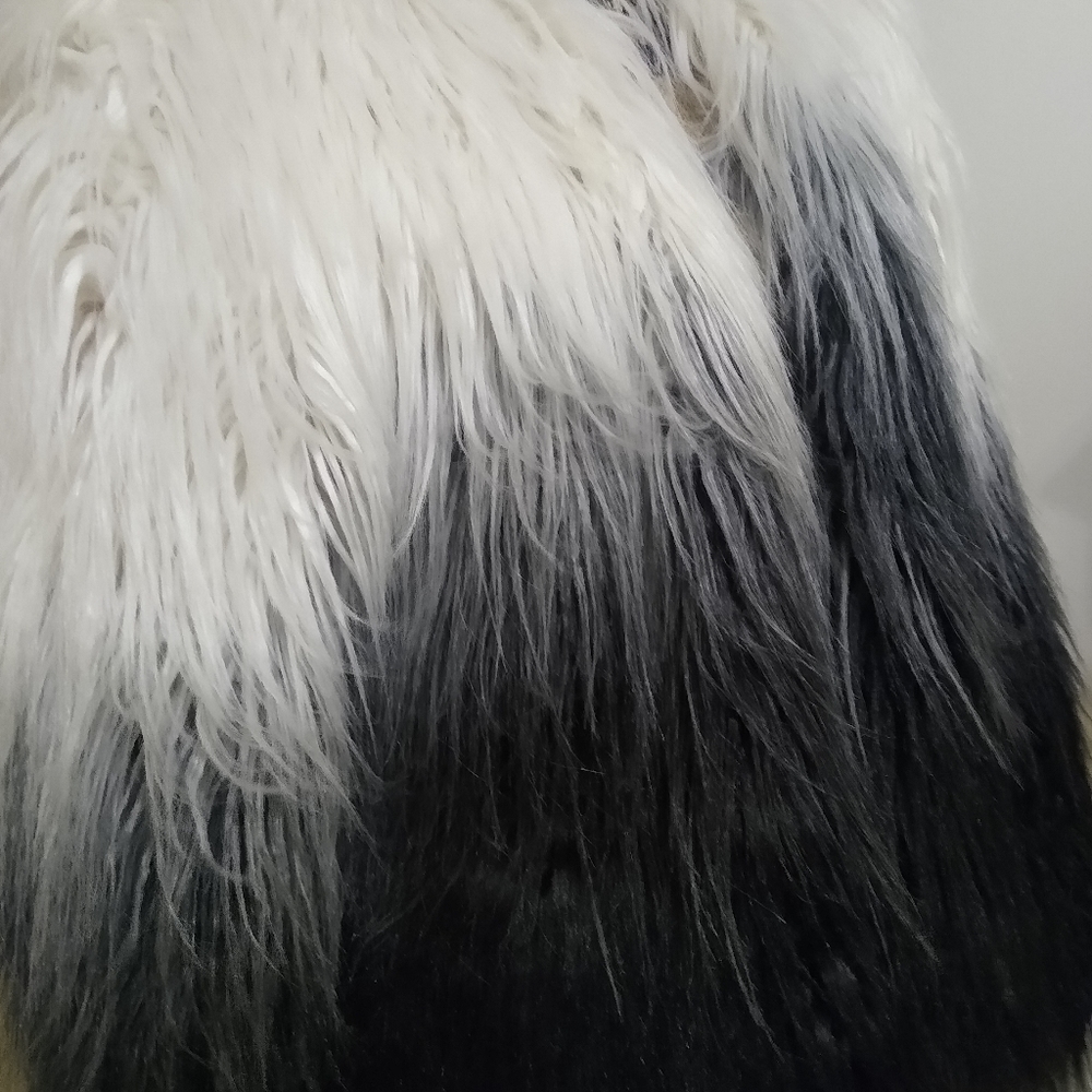 SUPER CUTE FAUX FUR Short Jacket